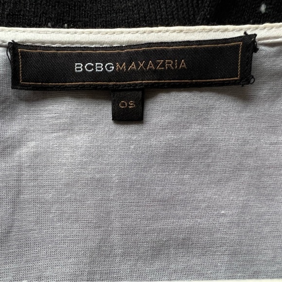 Resort white butterfly top with beautiful detailing - Picture 6 of 6